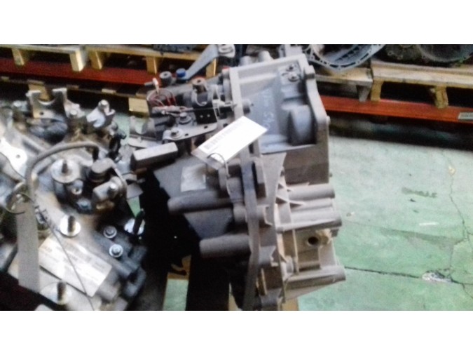 CAJA CAMBIOS VOLVO S40 2000