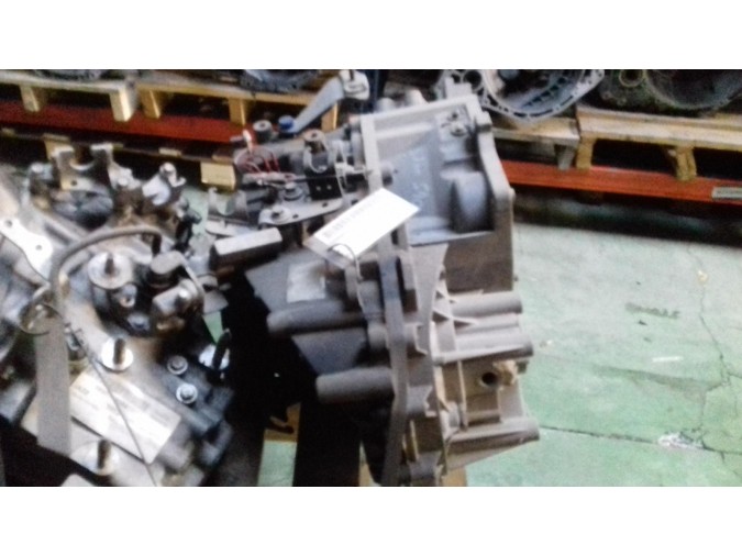 CAJA CAMBIOS VOLVO S40 2000