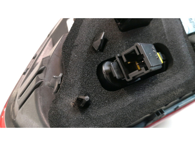PILOTO TRASERO IZQUIERDO INTERIOR PEUGEOT 2008 2013