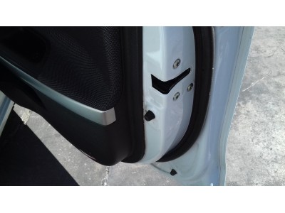 CERRADURA PUERTA DELANTERA DERECHA KIA CEED 2013