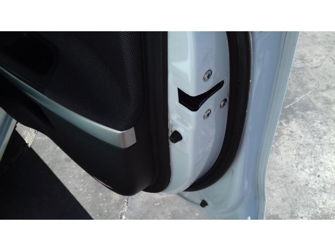 CERRADURA PUERTA DELANTERA DERECHA KIA CEED 2013