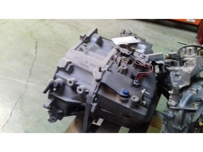 CAJA CAMBIOS VOLVO S40 2000