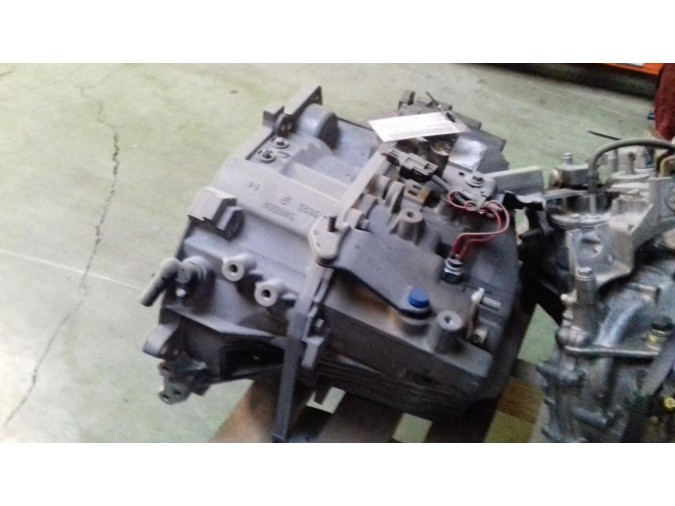 CAJA CAMBIOS VOLVO S40 2000