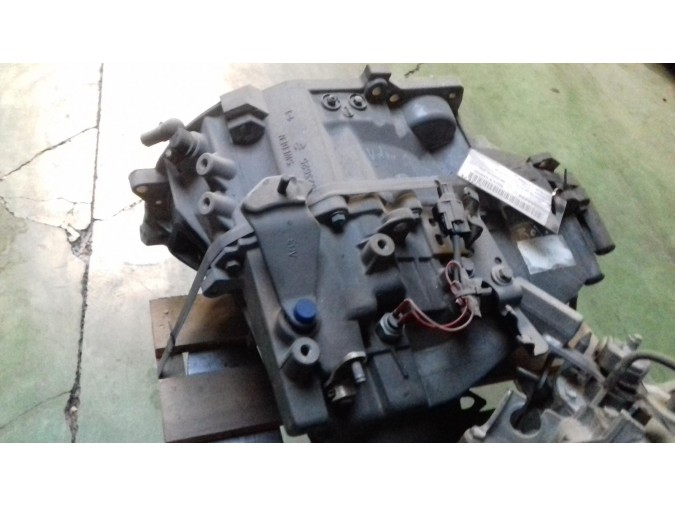 CAJA CAMBIOS VOLVO S40 2000
