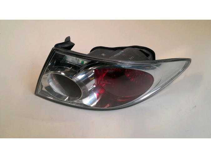 PILOTO TRASERO DERECHO MAZDA 6 2005
