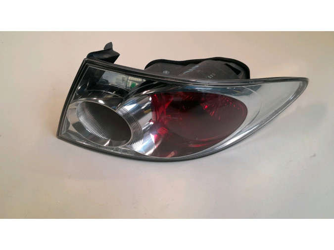 PILOTO TRASERO DERECHO MAZDA 6 2005