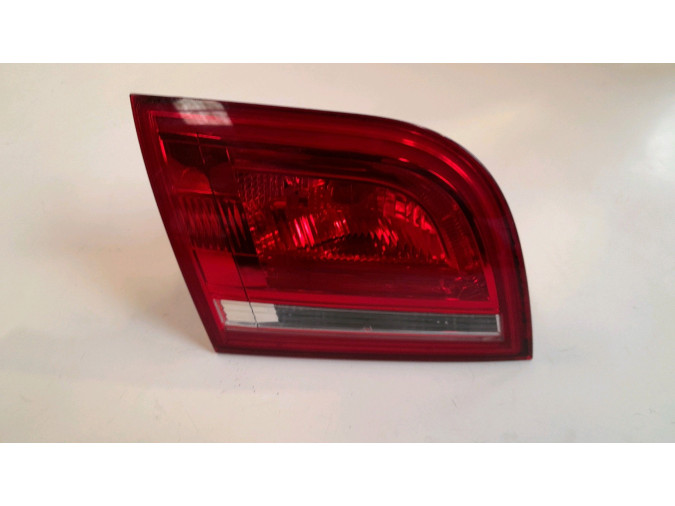 PILOTO TRASERO IZQUIERDO INTERIOR AUDI A3 2011
