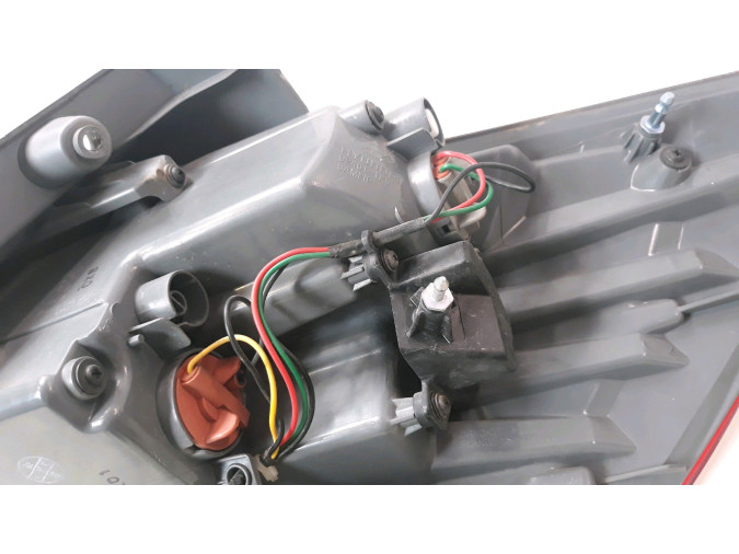 PILOTO TRASERO IZQUIERDO HYUNDAI IX20 2015