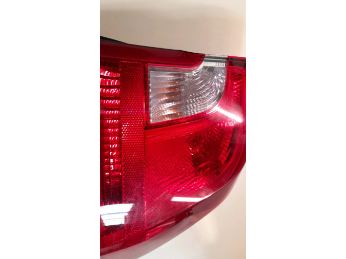 PILOTO TRASERO DERECHO VOLVO S60 2018