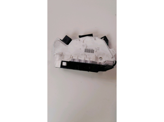 CERRADURA PUERTA DELANTERA DERECHA VOLKSWAGEN UP 2015