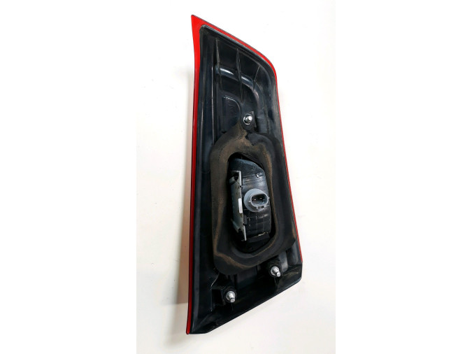 PILOTO TRASERO DERECHO INTERIOR MITSUBISHI ASX 2015