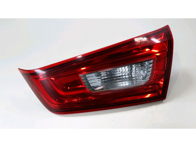 PILOTO TRASERO DERECHO INTERIOR MITSUBISHI ASX 2015