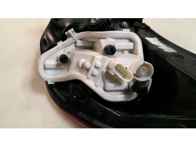 	PILOTO TRASERO IZQUIERDO EXTERIOR OPEL ASTRA 2010