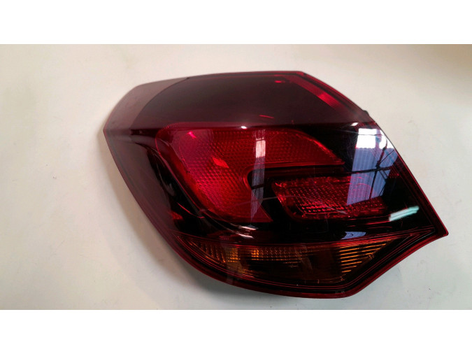 	PILOTO TRASERO IZQUIERDO EXTERIOR OPEL ASTRA 2010