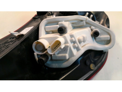 PILOTO TRASERO DERECHO OPEL ASTRA 2010