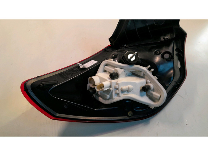 PILOTO TRASERO DERECHO OPEL ASTRA 2010