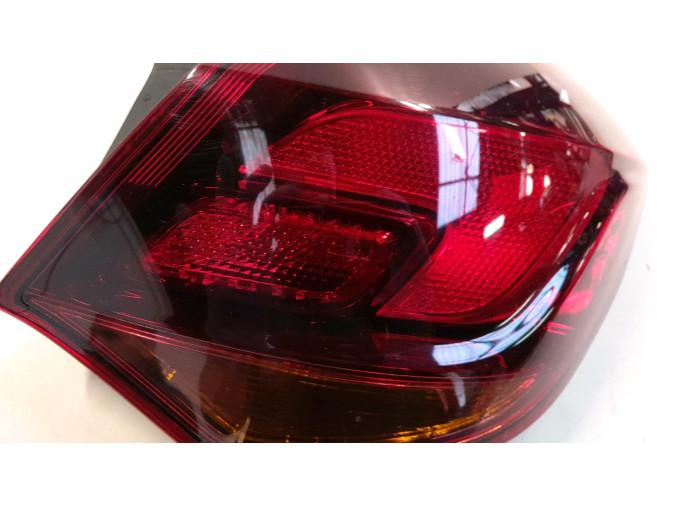 PILOTO TRASERO DERECHO OPEL ASTRA 2010