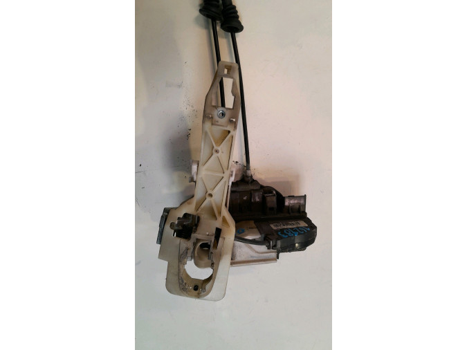 CERRADURA PUERTA DELANTERA DERECHA HYUNDAI I30 2007