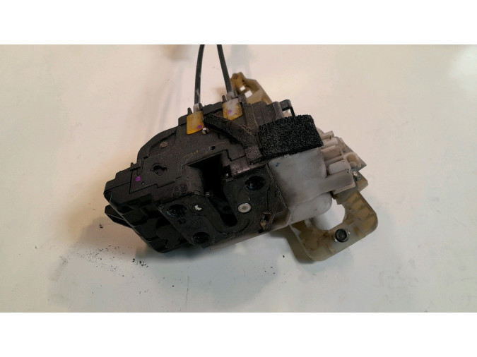 CERRADURA PUERTA DELANTERA DERECHA HYUNDAI I30 2007