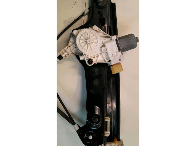 ELEVALUNAS DELANTERO DERECHO BMW 320D 2008