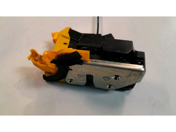 CERRADURA PUERTA DELANTERA DERECHA KIA CEED 2015