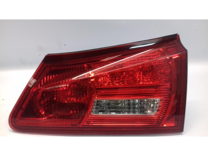 PILOTO TRASERO DERECHO INFINITI Q50 2008
