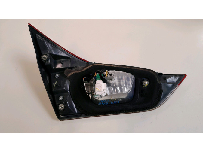 PILOTO TRASERO DERECHO INTERIOR TOYOTA AURIS 2016