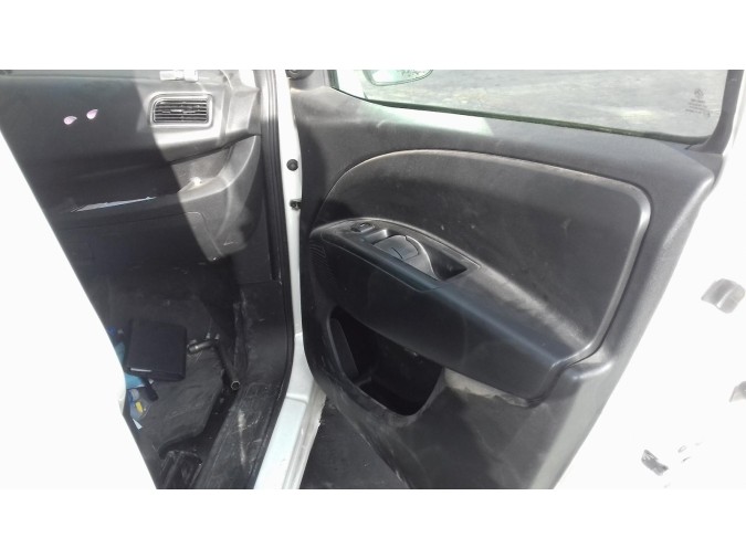 ELEVALUNAS DELANTERO DERECHO OPEL COMBO 2017