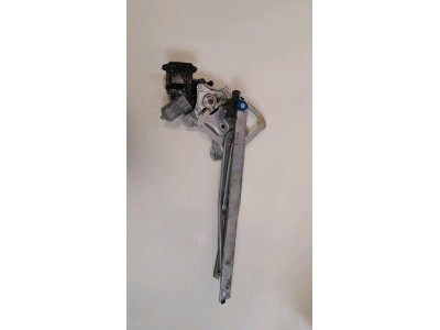 ELEVALUNAS DELANTERO DERECHO TOYOTA AURIS