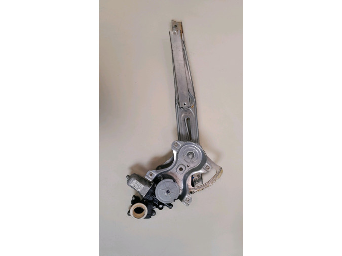 ELEVALUNAS DELANTERO DERECHO TOYOTA AURIS
