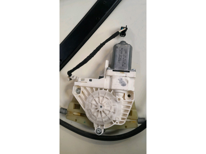 ELEVALUNAS DELANTERO IZQUIERDO AUDI A6 2009
