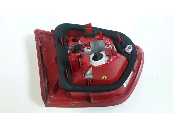 PILOTO TRASERO DERECHO SEAT IBIZA 2010