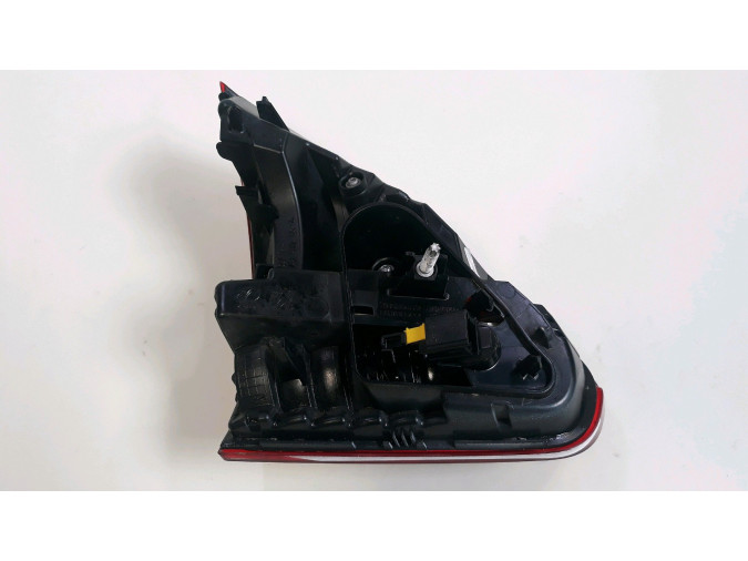 PILOTO TRASERO DERECHO INTERIOR PEUGEOT 2008 2017
