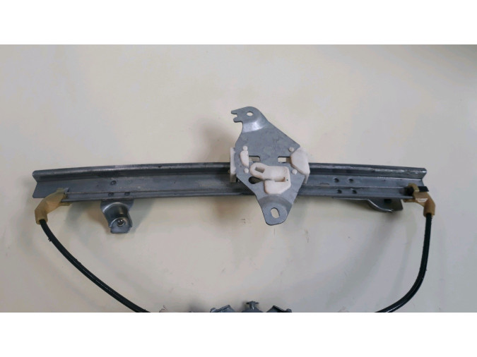 ELEVALUNAS TRASERO IZQUIERDO NISSAN QASHQAI 2008