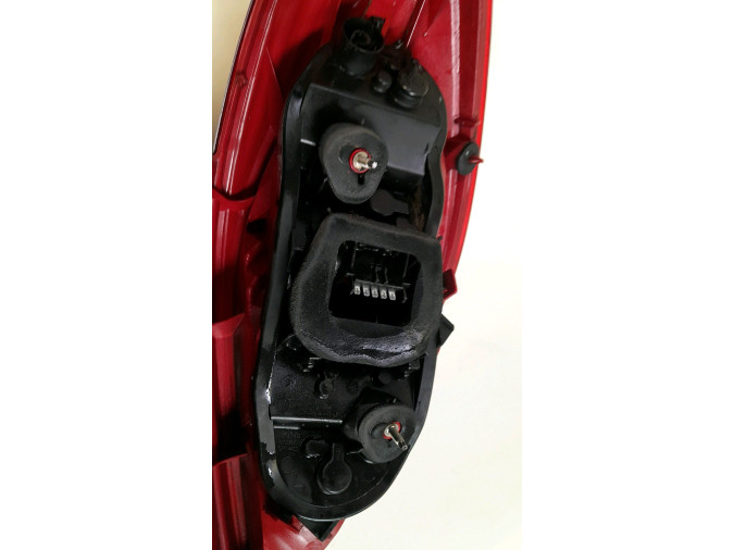 PILOTO TRASERO IZQUIERDO OPEL CORSA 2008