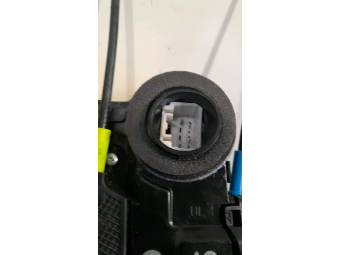 CERRADURA PUERTA TRASERA IZQUIERDA TOYOTA AURIS 2016