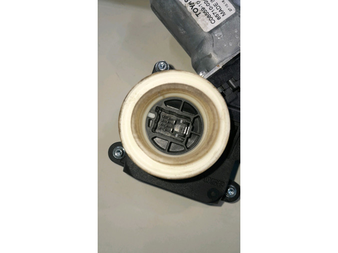 ELEVALUNAS TRASERO IZQUIERDO TOYOTA AURIS 2016