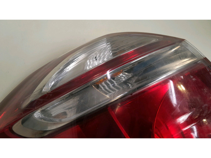PILOTO TRASERO IZQUIERDO SUBARU LEGACY 2008