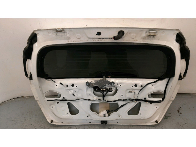 PORTON TRASERO TOYOTA AURIS BLANCO 2018