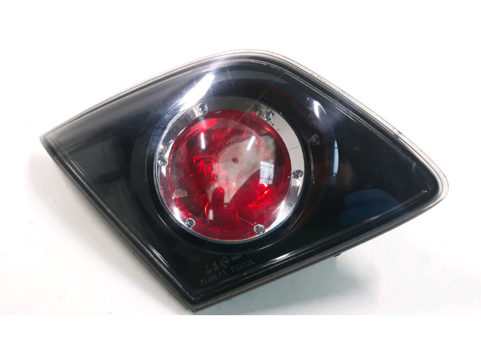 PILOTO TRASERO IZQUIERDO MAZDA 3 2005