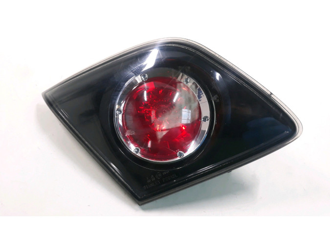 PILOTO TRASERO IZQUIERDO MAZDA 3 2005