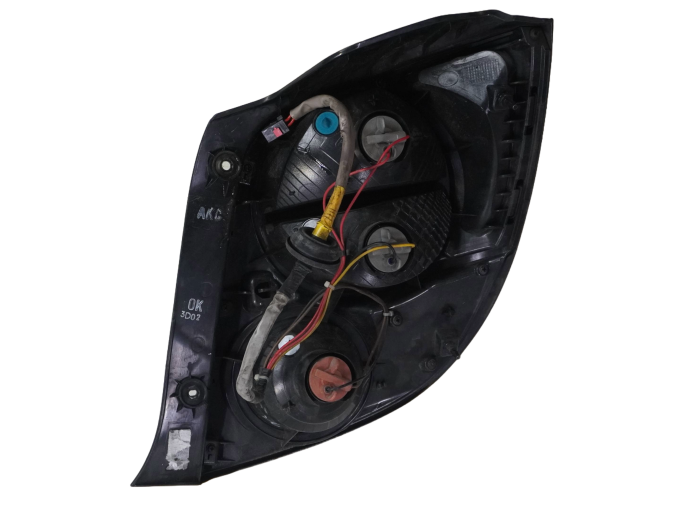 PILOTO TRASERO IZQUIERDO CHEVROLET AVEO 2013