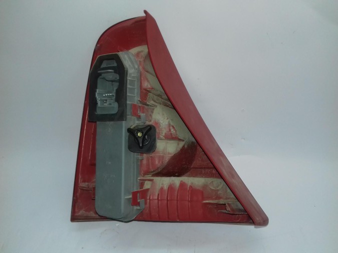 PILOTO TRASERO DERECHO RENAULT CLIO 2003