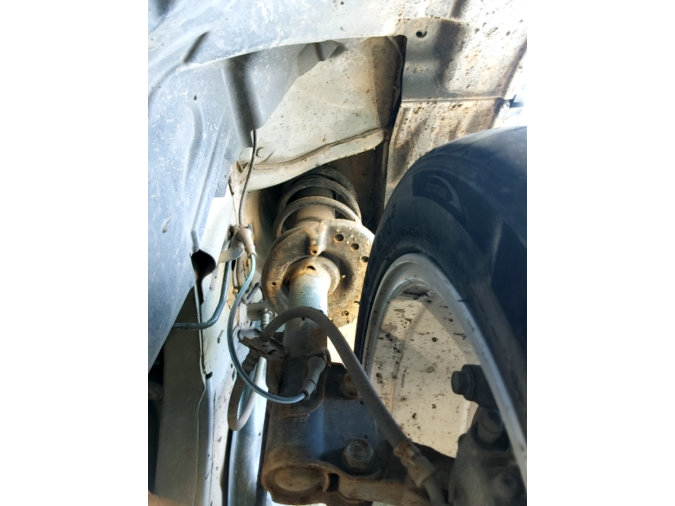 AMORTIGUADOR DELANTERO IZQUIERDO NISSAN JUKE 2015