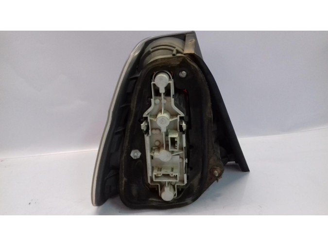 PILOTO TRASERO DERECHO BMW SERIE 3 2004