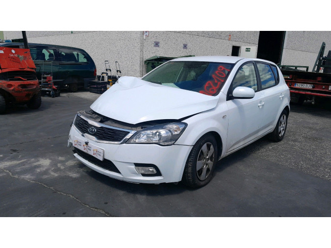 PILOTO TRASERO IZQUIERDO KIA CEED 2012