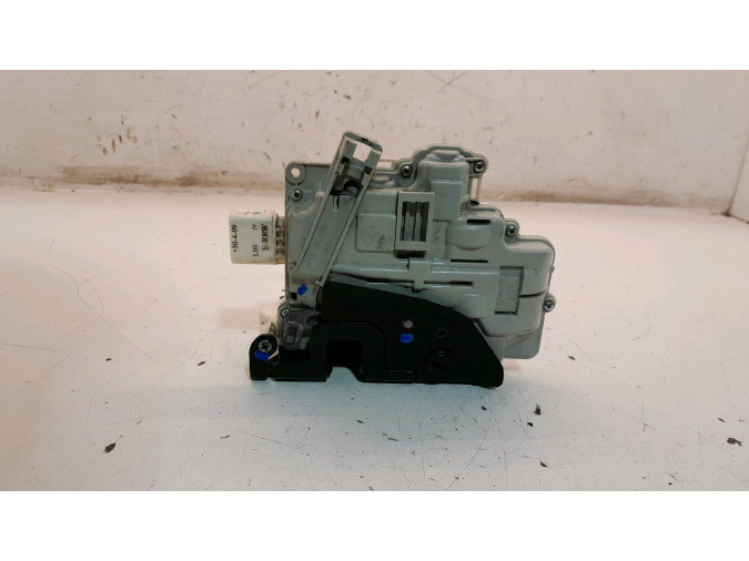 CERRADURA PUERTA TRASERA DERECHA AUDI Q5 2009