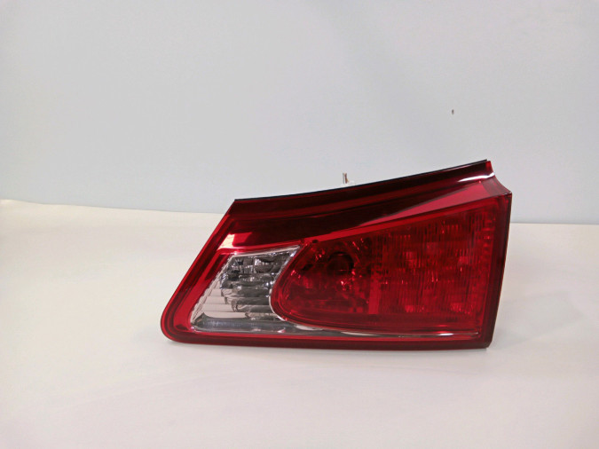 PILOTO TRASERO INTERIOR LEXUS IS 200D 2011
