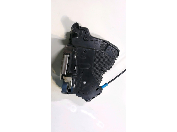 CERRADURA PUERTA DELANTERA DERECHA TOYOTA AVENSIS 2010