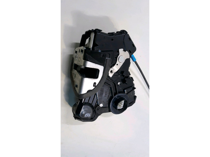 CERRADURA PUERTA DELANTERA DERECHA TOYOTA AVENSIS 2010